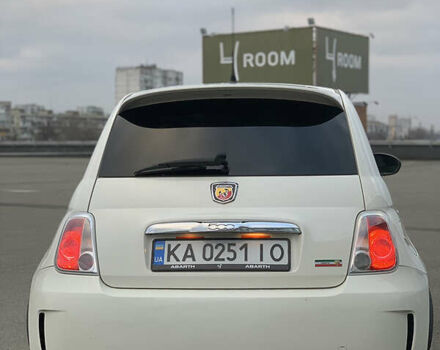 Білий Абарт Fiat 500, об'ємом двигуна 1.4 л та пробігом 181 тис. км за 7800 $, фото 23 на Automoto.ua