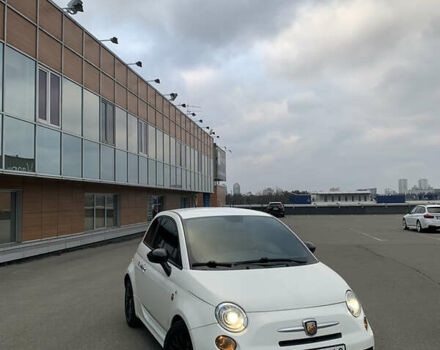 Белый Абарт Fiat 500, объемом двигателя 1.4 л и пробегом 181 тыс. км за 7800 $, фото 2 на Automoto.ua