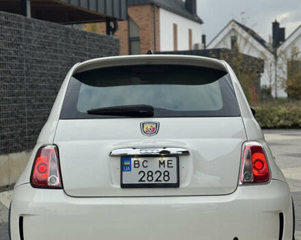 Белый Абарт Fiat 500, объемом двигателя 1.37 л и пробегом 140 тыс. км за 9500 $, фото 6 на Automoto.ua