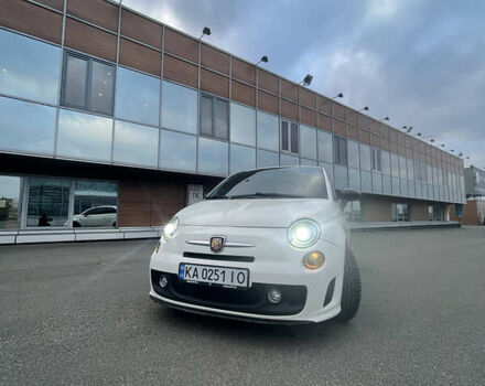 Белый Абарт Fiat 500, объемом двигателя 1.4 л и пробегом 181 тыс. км за 7800 $, фото 6 на Automoto.ua