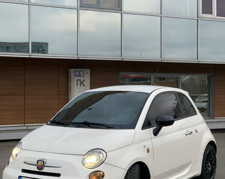 Белый Абарт Fiat 500, объемом двигателя 1.4 л и пробегом 181 тыс. км за 7800 $, фото 4 на Automoto.ua
