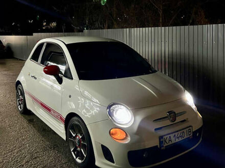Білий Абарт Fiat 500, об'ємом двигуна 1.37 л та пробігом 91 тис. км за 7900 $, фото 1 на Automoto.ua
