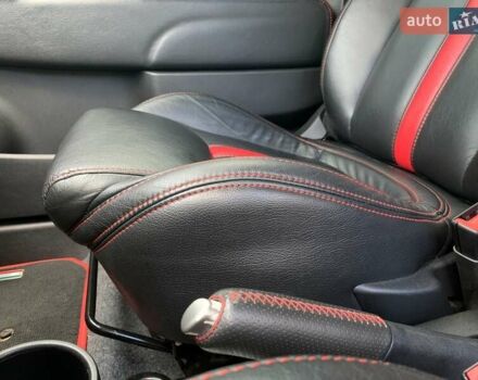 Черный Абарт Fiat 500, объемом двигателя 1.37 л и пробегом 60 тыс. км за 15500 $, фото 14 на Automoto.ua