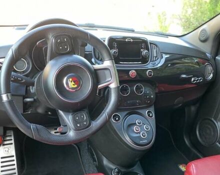 Черный Абарт Fiat 500, объемом двигателя 1.4 л и пробегом 65 тыс. км за 17000 $, фото 3 на Automoto.ua