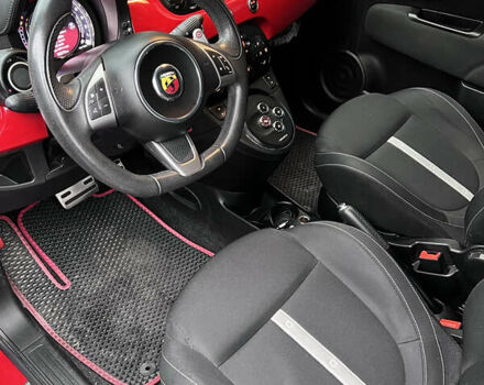 Червоний Абарт Fiat 500, об'ємом двигуна 1.4 л та пробігом 64 тис. км за 13500 $, фото 7 на Automoto.ua