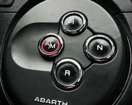 Червоний Абарт Fiat 500, об'ємом двигуна 1.4 л та пробігом 64 тис. км за 13500 $, фото 5 на Automoto.ua