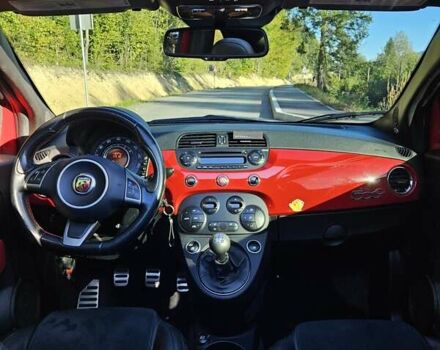 Красный Абарт Fiat 500, объемом двигателя 1.4 л и пробегом 116 тыс. км за 9300 $, фото 9 на Automoto.ua