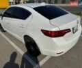 Белый Акура ИЛХ, объемом двигателя 2 л и пробегом 130 тыс. км за 11600 $, фото 4 на Automoto.ua