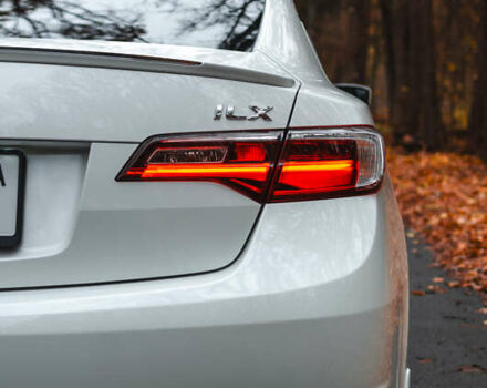 Белый Акура ИЛХ, объемом двигателя 2.36 л и пробегом 96 тыс. км за 14500 $, фото 7 на Automoto.ua