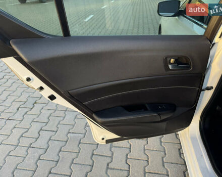 Белый Акура ИЛХ, объемом двигателя 2.35 л и пробегом 56 тыс. км за 14250 $, фото 48 на Automoto.ua