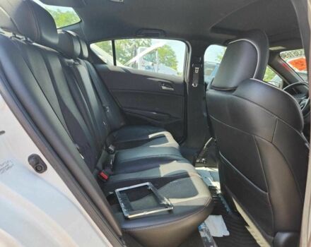 Білий Акура ІЛХ, об'ємом двигуна 2.4 л та пробігом 59 тис. км за 5500 $, фото 9 на Automoto.ua