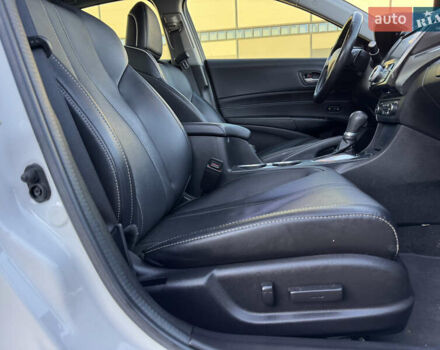 Белый Акура ИЛХ, объемом двигателя 2.35 л и пробегом 56 тыс. км за 14250 $, фото 55 на Automoto.ua