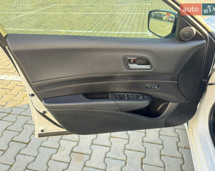 Белый Акура ИЛХ, объемом двигателя 2.35 л и пробегом 56 тыс. км за 14250 $, фото 39 на Automoto.ua