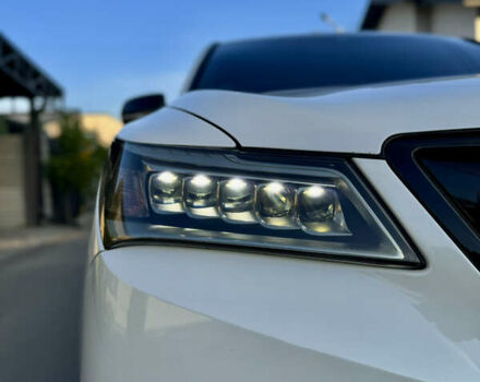 Белый Акура МДХ, объемом двигателя 3.5 л и пробегом 220 тыс. км за 18500 $, фото 2 на Automoto.ua