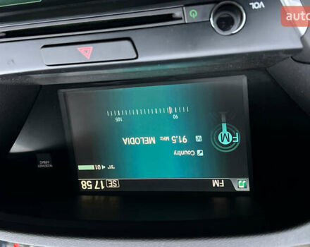 Білий Акура МДХ, об'ємом двигуна 3.47 л та пробігом 108 тис. км за 18999 $, фото 16 на Automoto.ua
