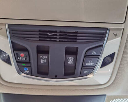 Белый Акура МДХ, объемом двигателя 3.5 л и пробегом 9 тыс. км за 41300 $, фото 34 на Automoto.ua