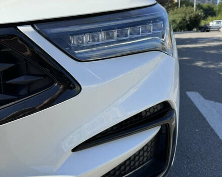 Білий Акура РДХ, об'ємом двигуна 2 л та пробігом 137 тис. км за 27400 $, фото 1 на Automoto.ua