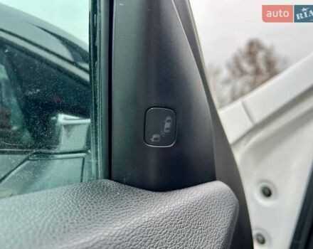 Белый Акура ТЛХ, объемом двигателя 2.35 л и пробегом 206 тыс. км за 13999 $, фото 10 на Automoto.ua