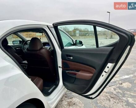 Белый Акура ТЛХ, объемом двигателя 2.35 л и пробегом 206 тыс. км за 13999 $, фото 6 на Automoto.ua
