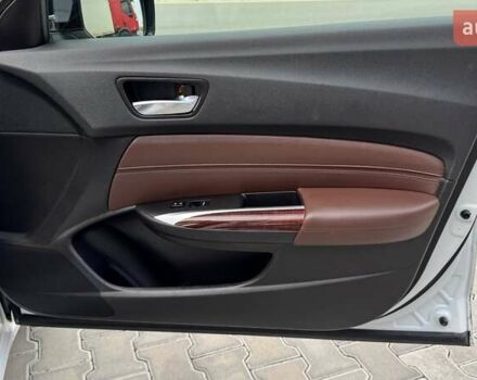 Белый Акура ТЛХ, объемом двигателя 2.36 л и пробегом 107 тыс. км за 13699 $, фото 36 на Automoto.ua