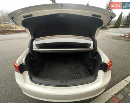 Белый Акура ТЛХ, объемом двигателя 3.47 л и пробегом 149 тыс. км за 17500 $, фото 2 на Automoto.ua