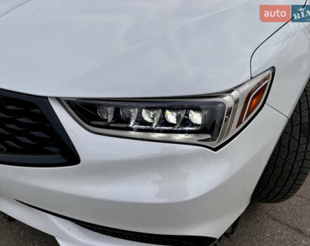 Белый Акура ТЛХ, объемом двигателя 2.4 л и пробегом 48 тыс. км за 21000 $, фото 1 на Automoto.ua