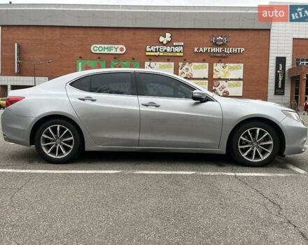 Серый Акура ТЛХ, объемом двигателя 2.36 л и пробегом 93 тыс. км за 18500 $, фото 3 на Automoto.ua