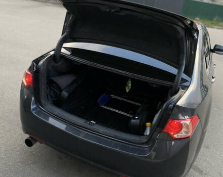 Серый Акура ТСХ, объемом двигателя 2.35 л и пробегом 326 тыс. км за 10300 $, фото 13 на Automoto.ua