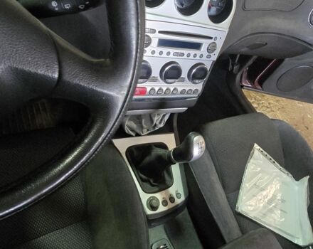 Красный Альфа 156, объемом двигателя 2 л и пробегом 270 тыс. км за 3300 $, фото 5 на Automoto.ua