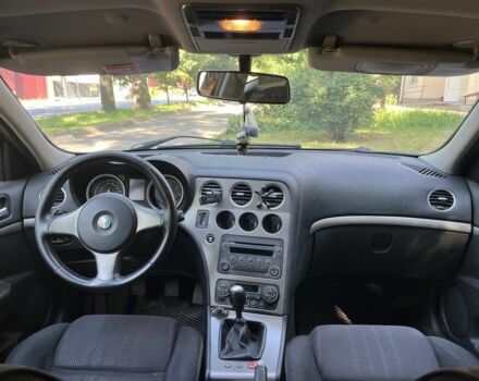 Красный Альфа 159, объемом двигателя 1.9 л и пробегом 271 тыс. км за 6700 $, фото 4 на Automoto.ua