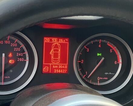 Серый Альфа 159, объемом двигателя 1.9 л и пробегом 314 тыс. км за 4600 $, фото 5 на Automoto.ua