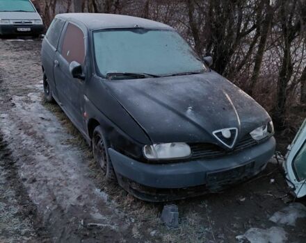 Чорний Альфа Ромео 145, об'ємом двигуна 0 л та пробігом 100 тис. км за 229 $, фото 4 на Automoto.ua