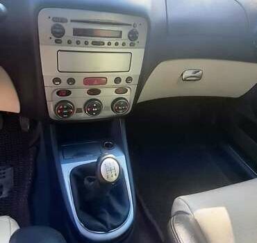 Белый Альфа Ромео 147, объемом двигателя 1.6 л и пробегом 210 тыс. км за 3950 $, фото 2 на Automoto.ua