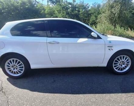 Белый Альфа Ромео 147, объемом двигателя 1.6 л и пробегом 210 тыс. км за 3950 $, фото 9 на Automoto.ua