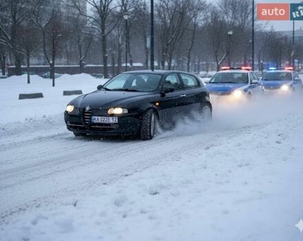 Черный Альфа Ромео 147, объемом двигателя 1.97 л и пробегом 260 тыс. км за 3100 $, фото 7 на Automoto.ua