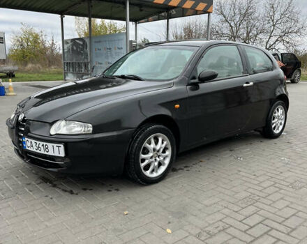 Черный Альфа Ромео 147, объемом двигателя 1.9 л и пробегом 255 тыс. км за 2800 $, фото 1 на Automoto.ua