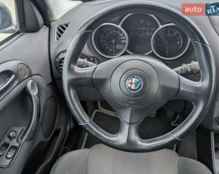 Чорний Альфа Ромео 147, об'ємом двигуна 1.6 л та пробігом 203 тис. км за 3499 $, фото 9 на Automoto.ua