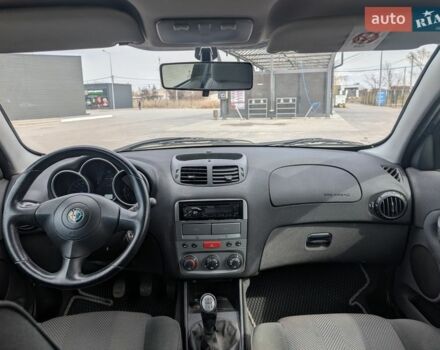 Чорний Альфа Ромео 147, об'ємом двигуна 1.6 л та пробігом 203 тис. км за 3499 $, фото 10 на Automoto.ua