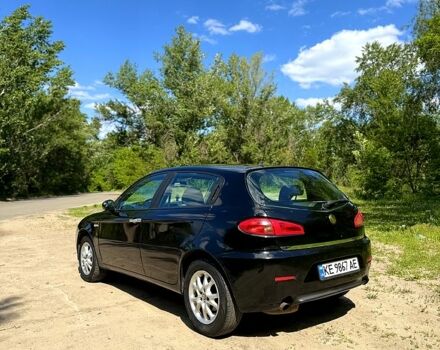 Чорний Альфа Ромео 147, об'ємом двигуна 1.6 л та пробігом 205 тис. км за 3200 $, фото 2 на Automoto.ua