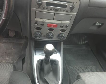 Чорний Альфа Ромео 147, об'ємом двигуна 1.9 л та пробігом 214 тис. км за 2200 $, фото 5 на Automoto.ua