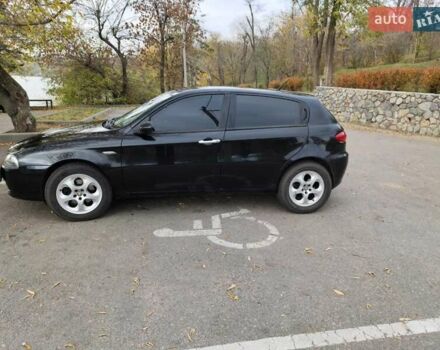 Черный Альфа Ромео 147, объемом двигателя 1.6 л и пробегом 159 тыс. км за 4500 $, фото 8 на Automoto.ua