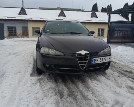 Черный Альфа Ромео 147, объемом двигателя 1.6 л и пробегом 242 тыс. км за 3150 $, фото 4 на Automoto.ua