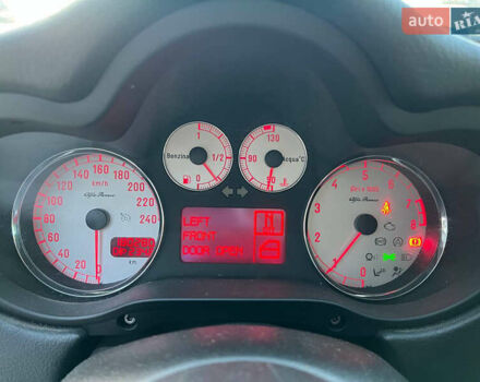 Чорний Альфа Ромео 147, об'ємом двигуна 2 л та пробігом 180 тис. км за 4690 $, фото 20 на Automoto.ua