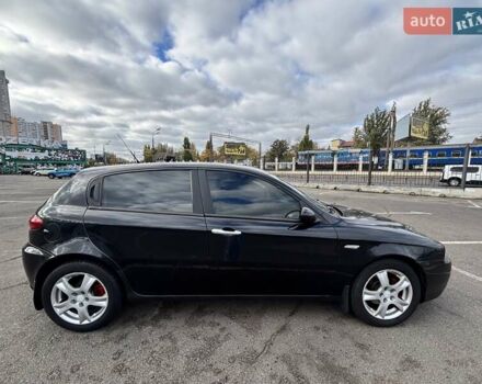 Черный Альфа Ромео 147, объемом двигателя 1.97 л и пробегом 209 тыс. км за 4300 $, фото 4 на Automoto.ua