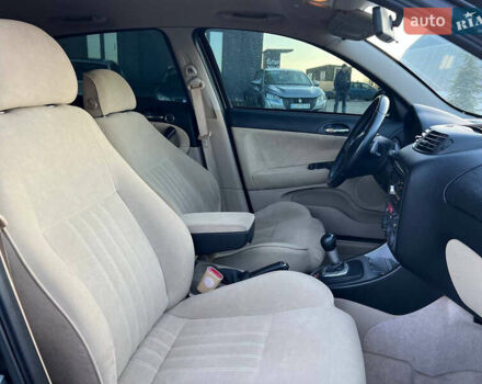 Чорний Альфа Ромео 147, об'ємом двигуна 2 л та пробігом 180 тис. км за 4690 $, фото 35 на Automoto.ua