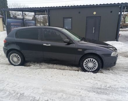 Черный Альфа Ромео 147, объемом двигателя 1.6 л и пробегом 242 тыс. км за 3150 $, фото 5 на Automoto.ua