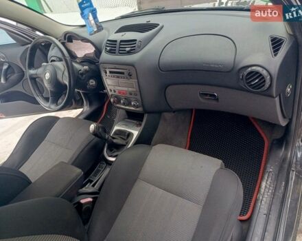 Черный Альфа Ромео 147, объемом двигателя 1.6 л и пробегом 240 тыс. км за 2950 $, фото 20 на Automoto.ua