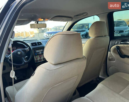 Чорний Альфа Ромео 147, об'ємом двигуна 2 л та пробігом 180 тис. км за 4690 $, фото 32 на Automoto.ua