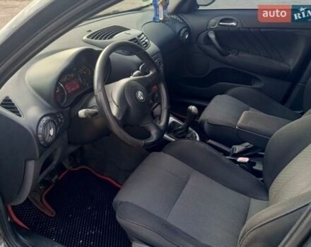 Черный Альфа Ромео 147, объемом двигателя 1.6 л и пробегом 240 тыс. км за 2900 $, фото 16 на Automoto.ua