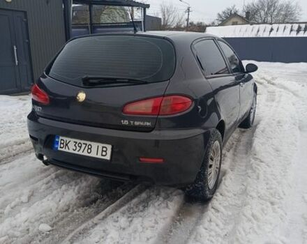 Черный Альфа Ромео 147, объемом двигателя 1.6 л и пробегом 240 тыс. км за 2950 $, фото 6 на Automoto.ua